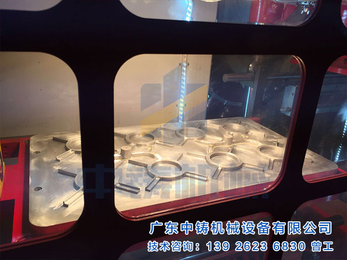 全自动造型机